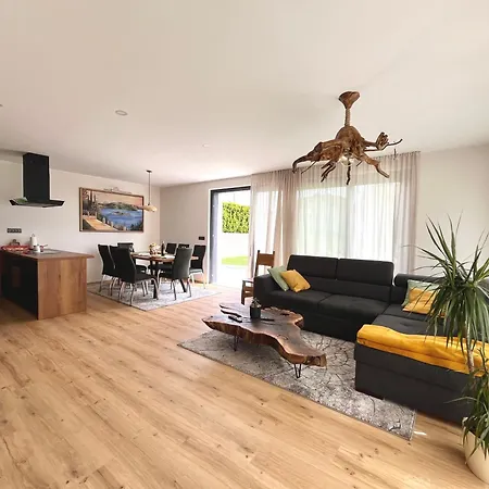 Vinita * Sveti Jurij ob Scavnici